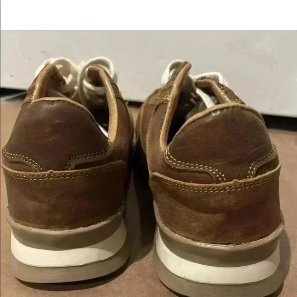 Coolway Leather Sneakers Size 9 (Fits like 8.5) - Picture 9 of 12